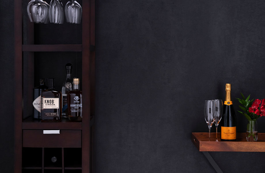 M9422 Black Patina restaurant wall with wine